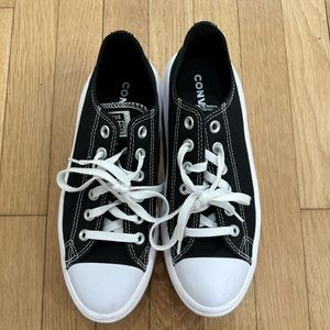 Converse platform move shoes